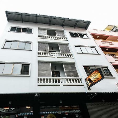 Oyo 244 Roar Inn Patong Luaran gambar