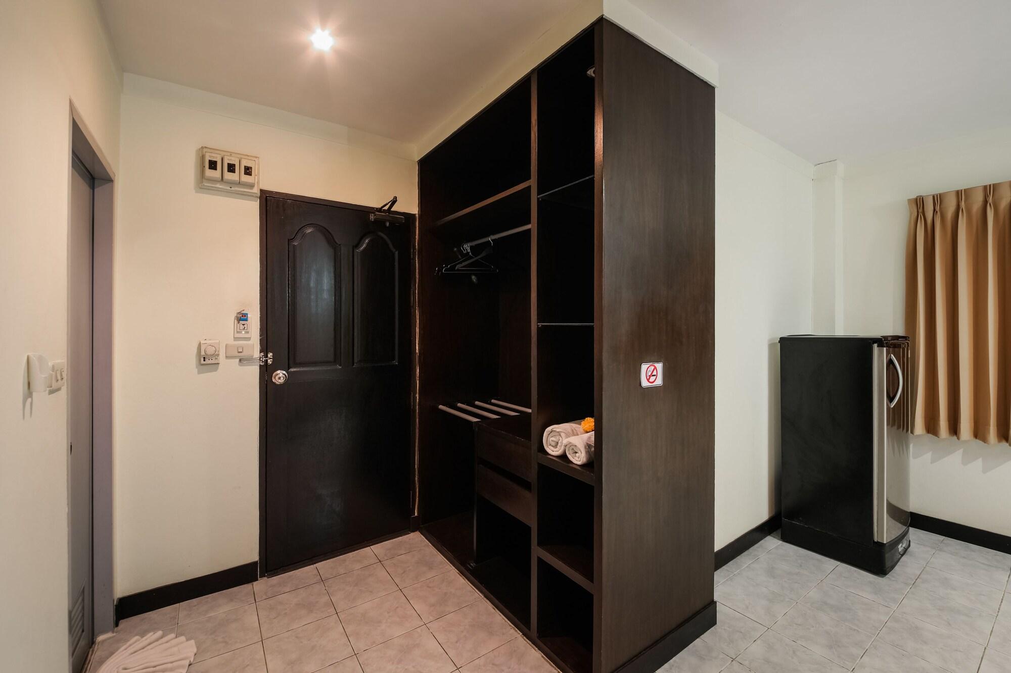 Oyo 244 Roar Inn Patong Luaran gambar
